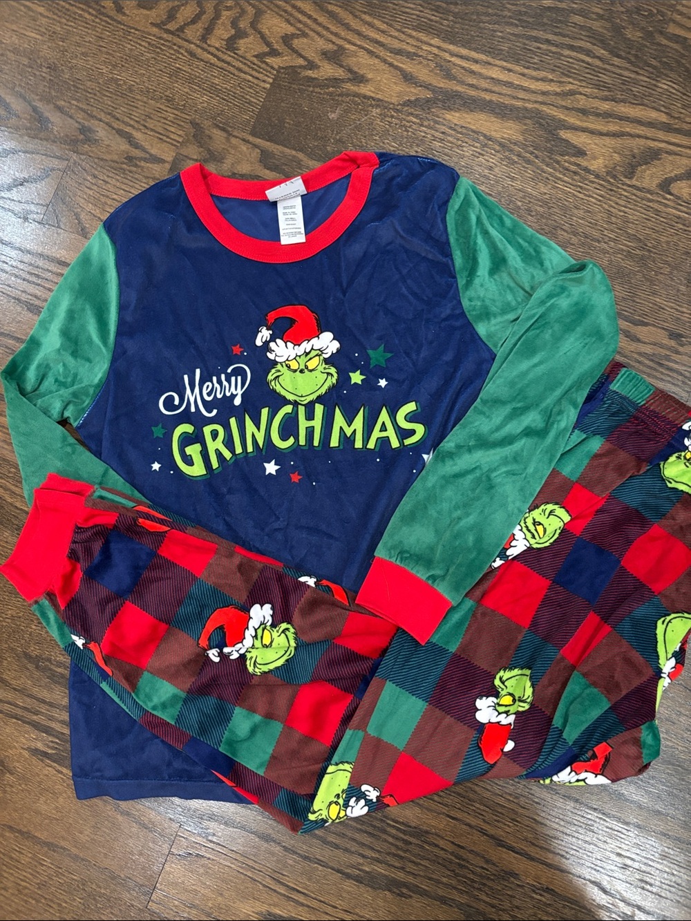 Merry Grinchmas Women’s Pajama Set - Green Navy Red